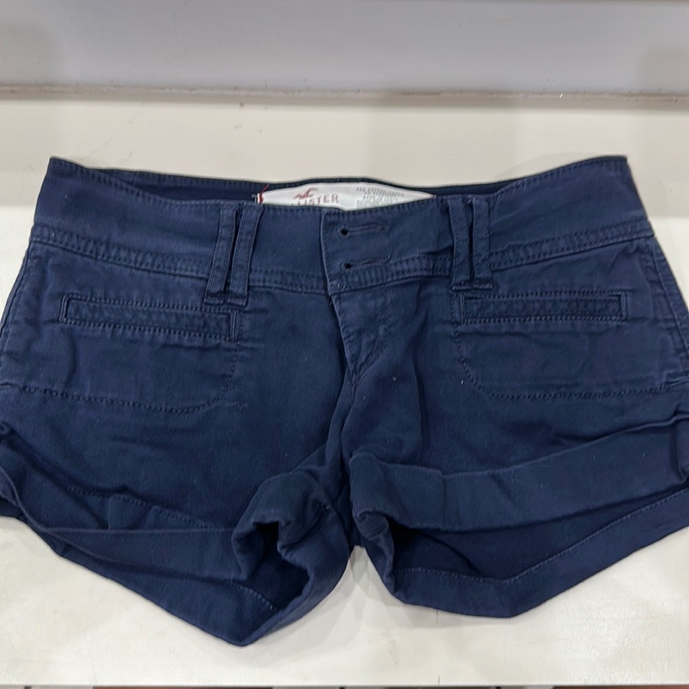 Hollister size one navy shorts size 1 good pre owned condition